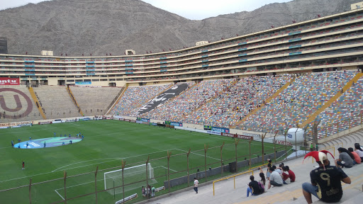 Estadio Monumental «U»