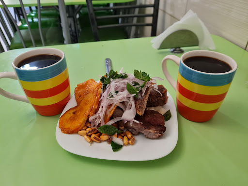 CHICHARRONERÍA HUANCAYO