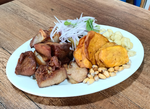 Chicharronería & Juguería 