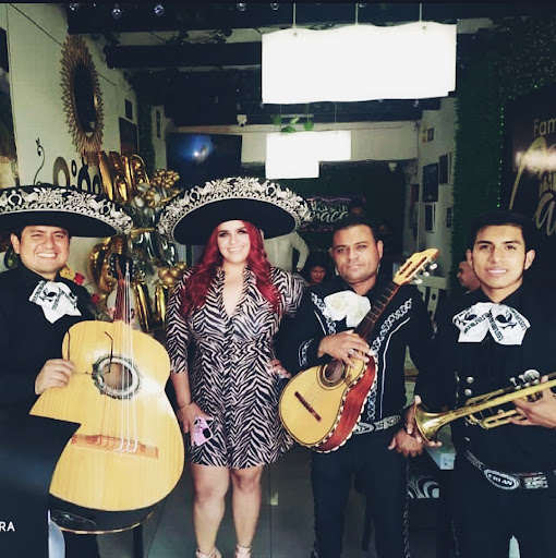 Mariachis en Ate Vitarte