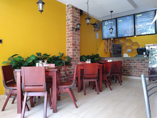Las Castañas Café